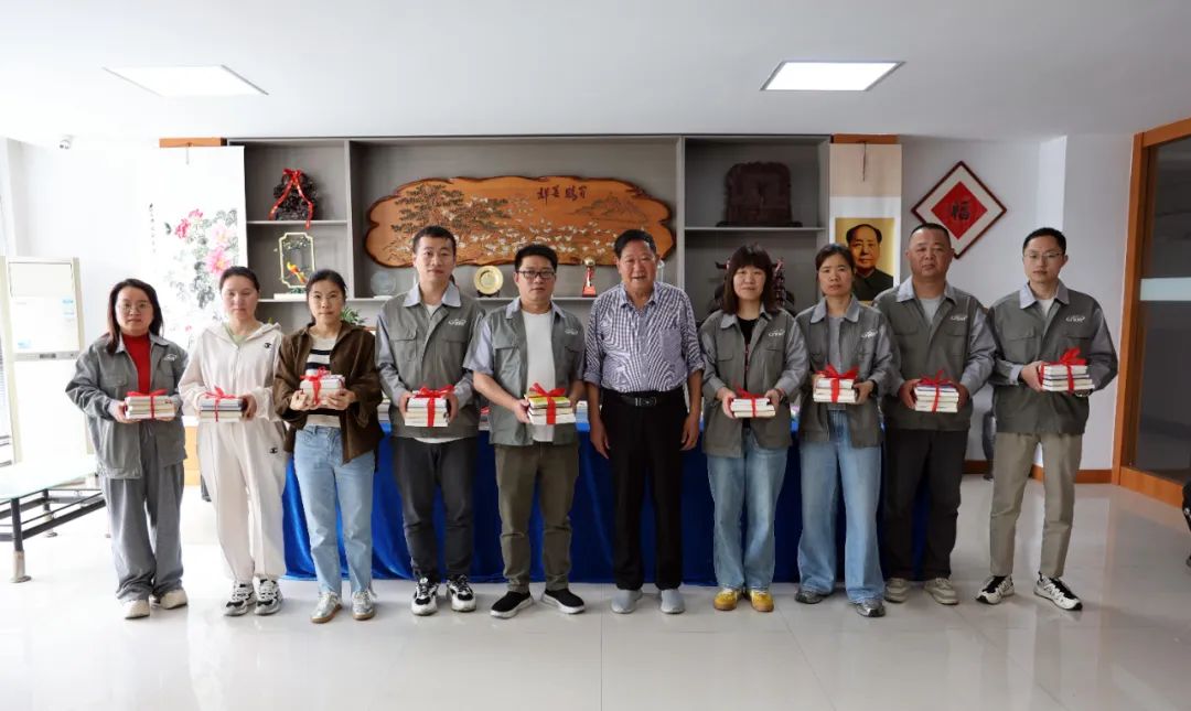 建書(shū)香雙鳥(niǎo)，做學(xué)習(xí)達(dá)人 —— 雙鳥(niǎo)機(jī)械開(kāi)展“世界讀書(shū)日”贈(zèng)書(shū)活動(dòng)